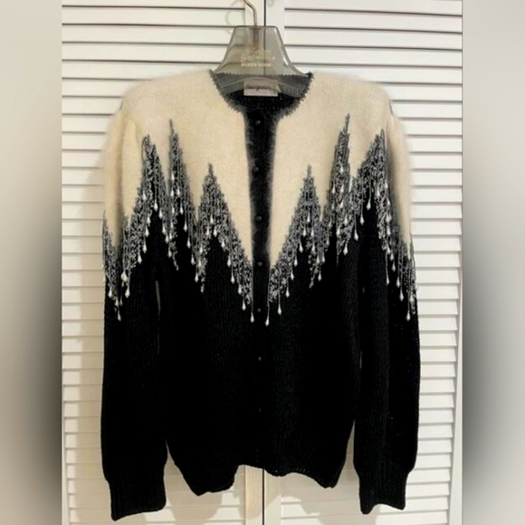 Snowflake Sweater - Picture 1 of 1